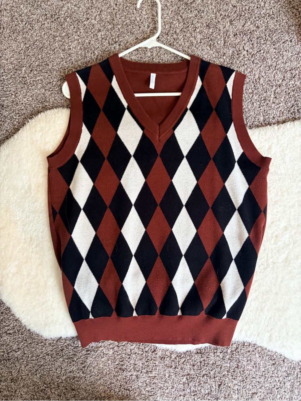 Netsmile Classic Argyle V-Neck Sweater Vest - Rust, Black & Cream, size L